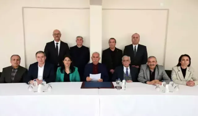 Kongre tamam, fesih ne zaman? Cumhurbaşkanlığı kanadından ilk yorum geldi