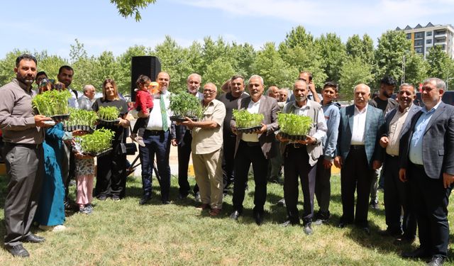 Karaköprü'de ata tohumları toprakla buluştu
