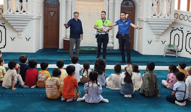 Kur-an kursuyla birlikte trafik eğitimi verildi