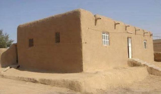 Şimdi bir kerpiç ev olacaktı ki varya...