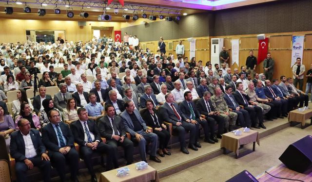 Urfa'da LGS ve YKS'de başarı gösteren öğrenciler ödüllendirildi