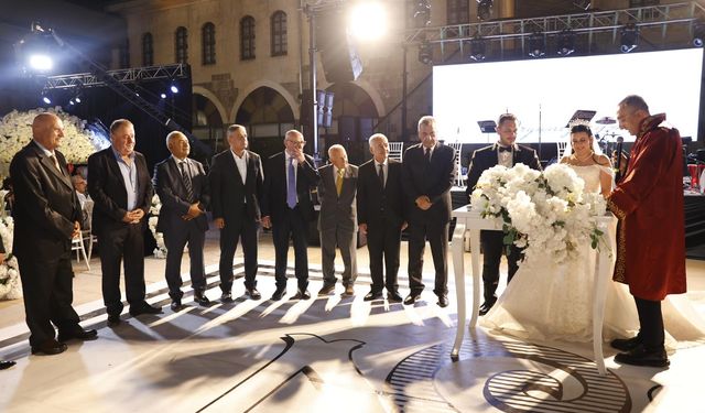 Antep Görkemli Düğüne Ev Sahipliği Yaptı