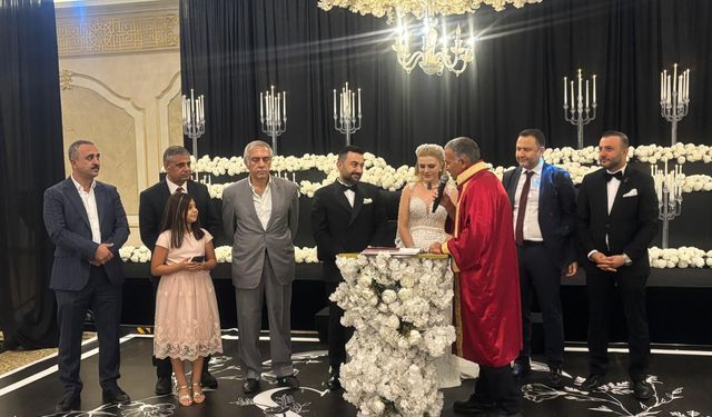 Özkan ve Oyman ailelerinin mutlu günü