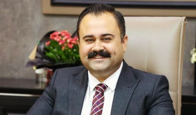 Başkan İnan, muhtarları kutladı