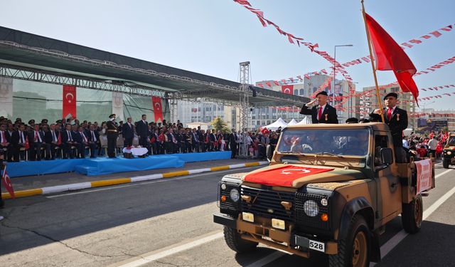 Cumhuriyet Bayramı Şanlıurfa'da coşkuyla kutlandı