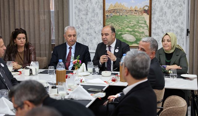 Başkan Çiftçi öğretmenleri bir araya getirdi