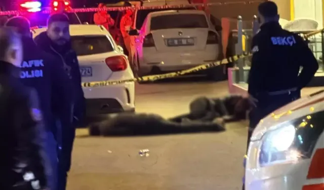 Otelde Vahşet: Avukat Baba ve Oğlunu Öldürdü