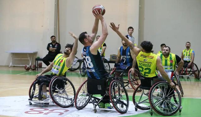 Urfa'nın parkedeki temsilcileri 2'de 2 yaptı