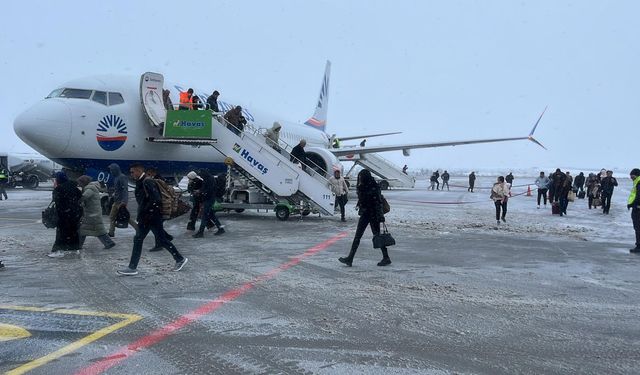 Urfa havalimanında uçuşlar aksadı mı?