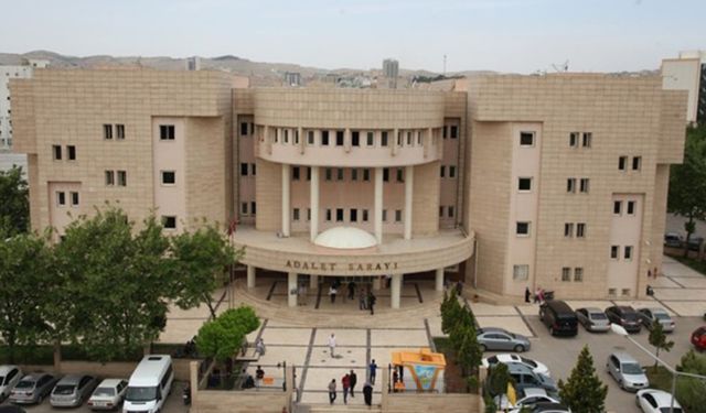 Urfa Adliyesi önünde kavga!