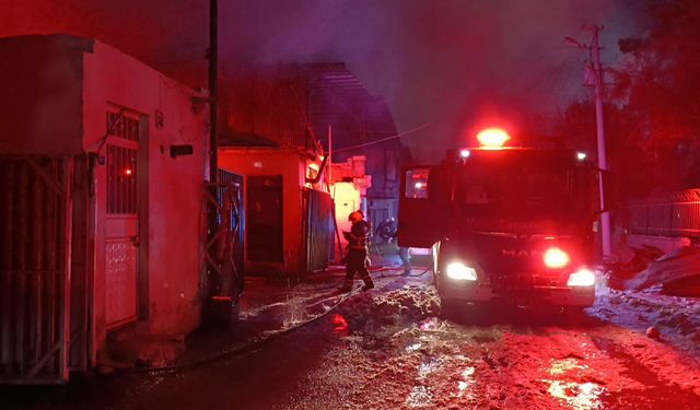 Oduncu pazarında yangın!