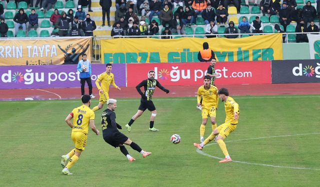 6 gollü maçta gülen taraf Şanlıurfaspor oldu