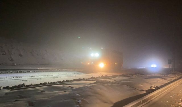 Şanlıurfa Büyükşehir Belediyesi kar mesaisinde