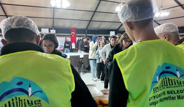 Eyyübiye'de iftar sofrasında gönüller buluştu