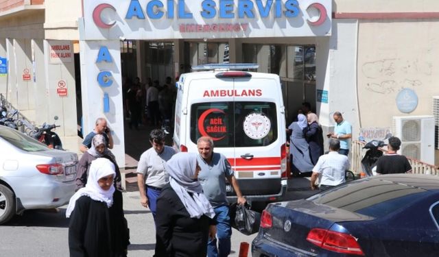 Haliliye’de korkutan kaza: Otobüsün çarptığı adamın durumu ağır