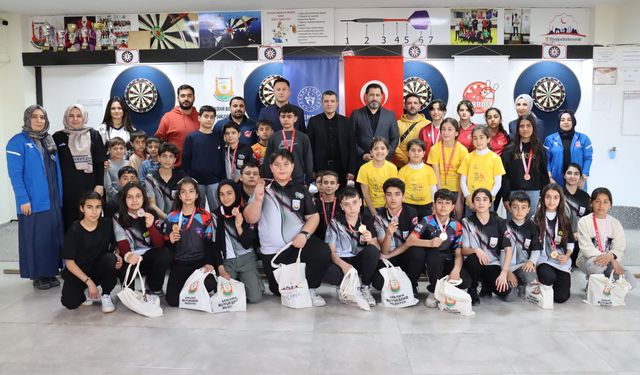 23 Nisan Çocuk Bayramı Dart Turnuvasında ödüller sahiplerini buldu
