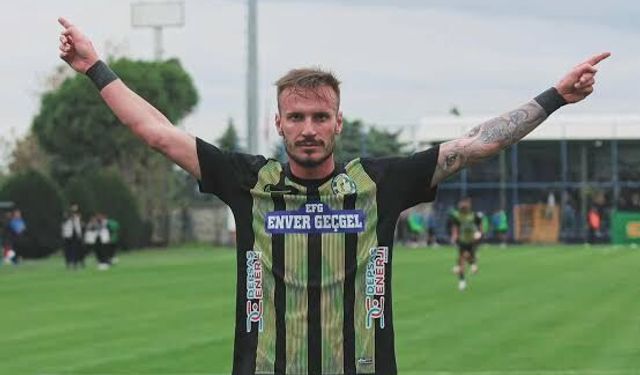 Urfaspor'un golcü futbolcusu Urfa'ya veda etti