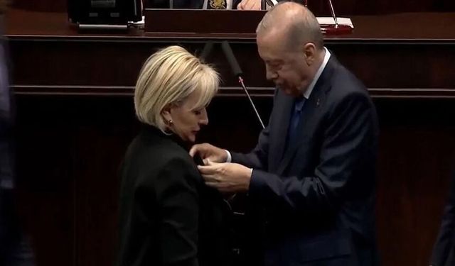 CHP'li vekil AK Parti safına katıldı