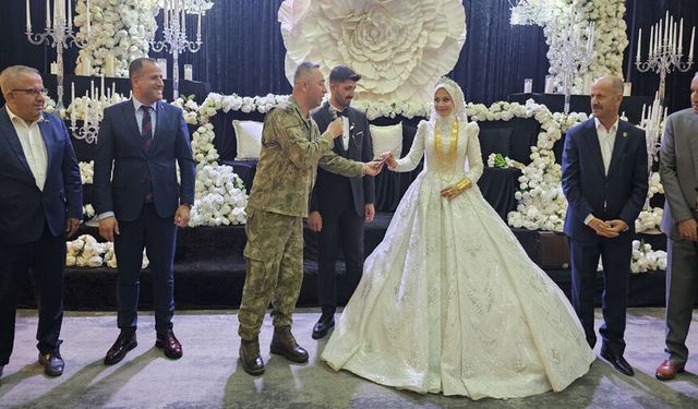 Urfa'da şehit kardeşin mutlu gününde yalnız bırakmadılar