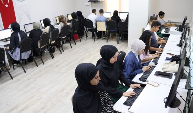Haliliye Belediyesi gençlerin eğitimine destek olmayı sürdürüyor