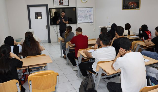 Haliliye’de üniversite adaylarına ücretsiz yaz kursu