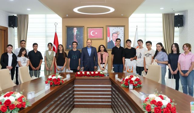 Gülpınar, LGS şampiyonlarını makamında ağırladı
