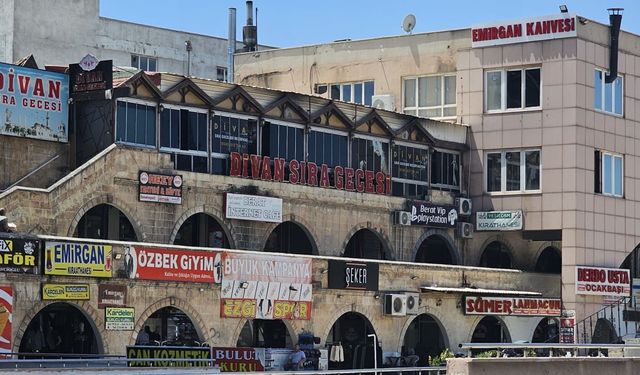Şehrin kalbinde görüntü kirliliği