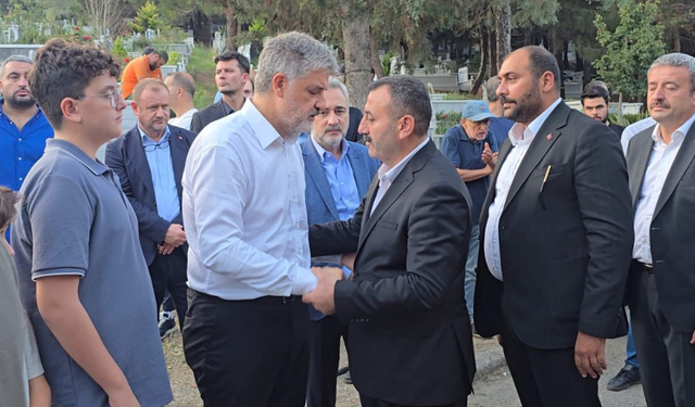 Milletvekili Önen, Şanlıurfa’da taziyeleri kabul ediyor
