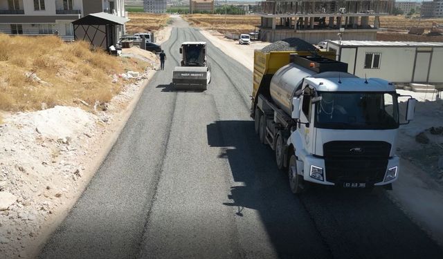 HALİLİYE BELEDİYESİ, DAĞETEĞİ MAHALLESİ’Nİ ASFALTLA YENİLİYOR