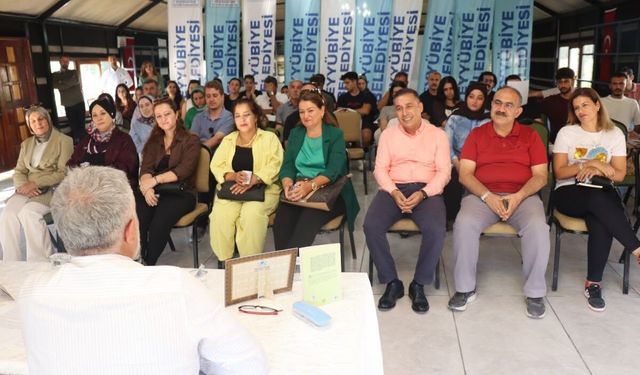 Ünlü Yazar Ayçil Urfa'da Okurlarıyla Buluştu