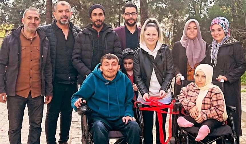 Engelli çifte tekerlekli sandalye sürprizi