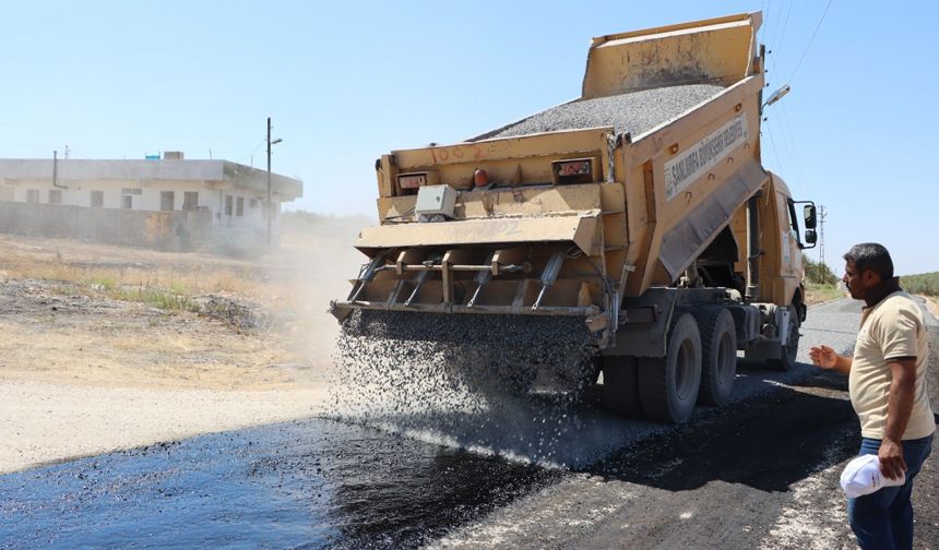 Urfa Büyükşehir Bozova kırsalına asfalt sermeye devam ediyor