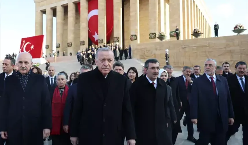 Devlet Erkanı ve Milyonlar Anıtkabir'e akın etti