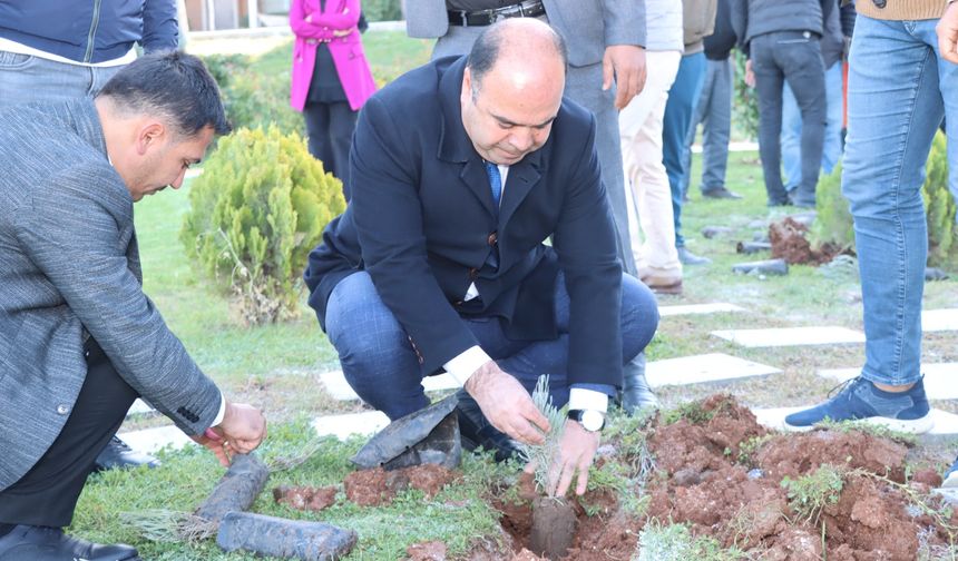 Karaköprü'de ağaçlandırma seferberliği sürüyor