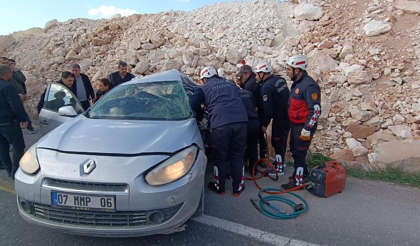 Şanlıurfa'da tır ile otomobil çarpıştı!