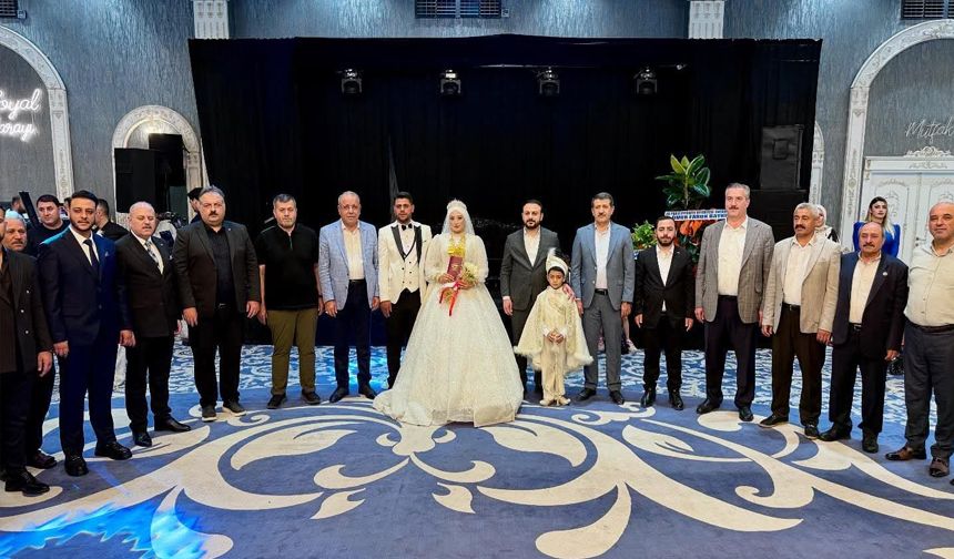 Erdem ve Karakuşlu ailelerinin mutlu günü