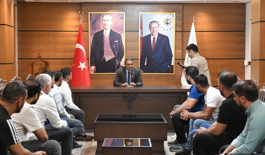 Maddeden kurtuldular Valiyle buluştular