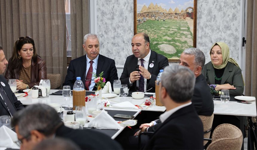 Başkan Çiftçi öğretmenleri bir araya getirdi