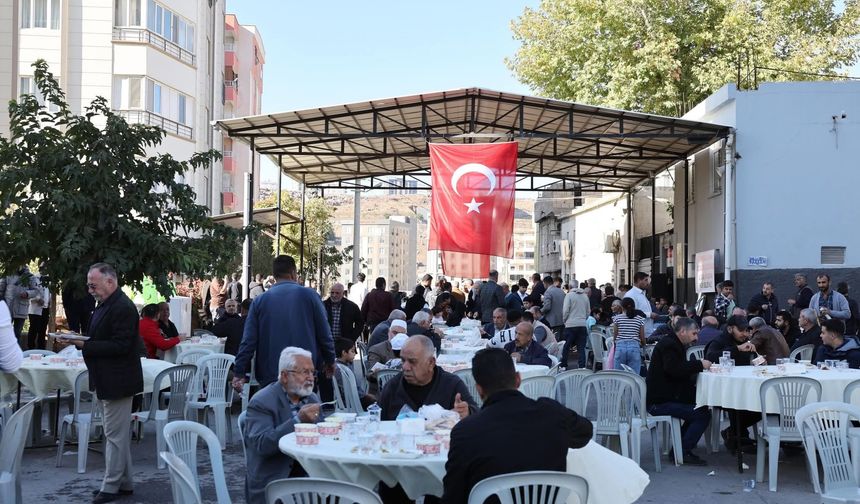 Karaköprü’de Geleneksel Ali Baba Hayratı Bu Yıl da yapıldı.