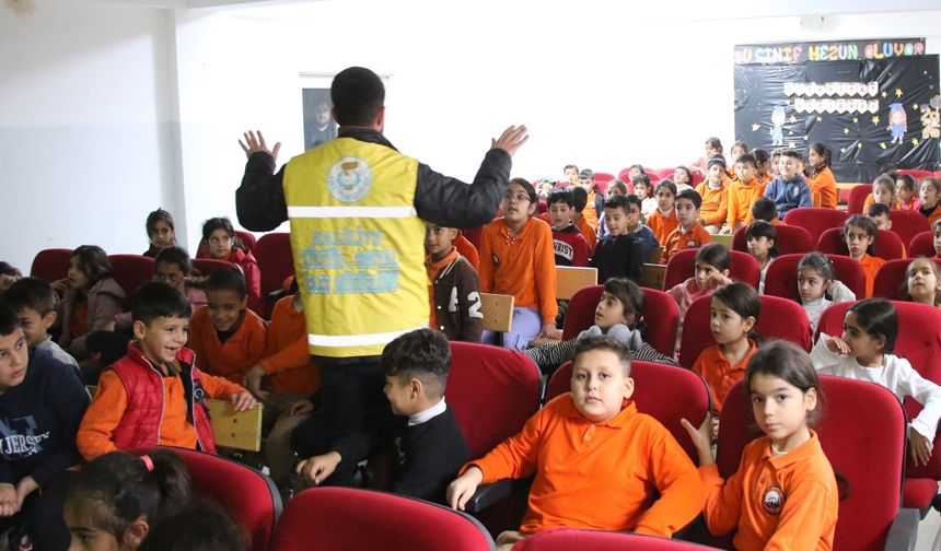 Haliliye’de Öğrencilere Akran Zorbalığı ve Teknoloji Bağımlılığı Anlatıldı