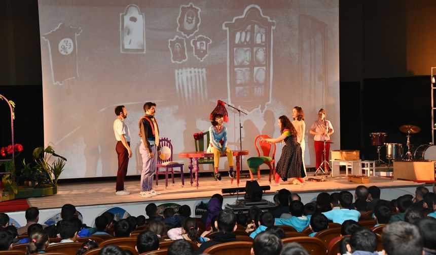 Şanlıurfa'da tiyatro şenliği başladı