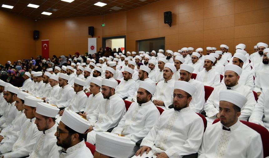 Urfa'da onlarca din görevlisi için tören düzenlendi