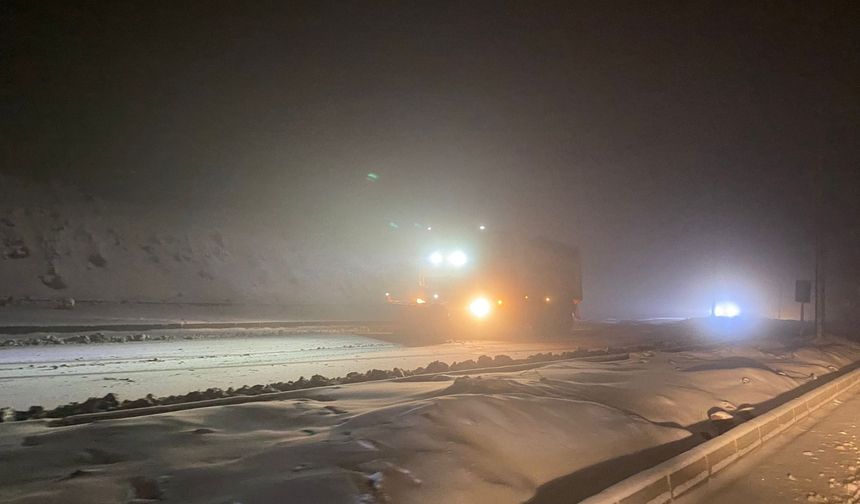 Şanlıurfa Büyükşehir Belediyesi kar mesaisinde