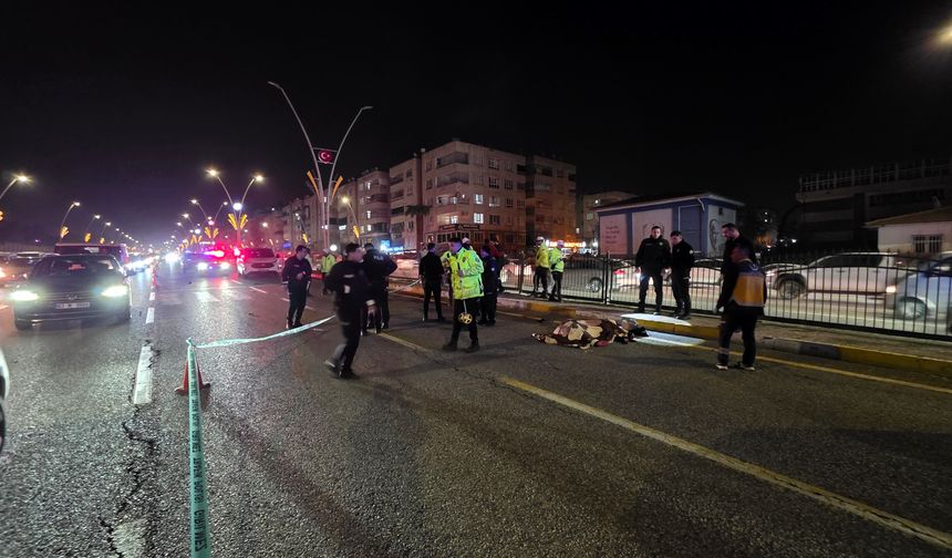 Şanlıurfa’da Feci Kaza: Yolun Karşısına Geçen Kadın Hayatını Kaybetti