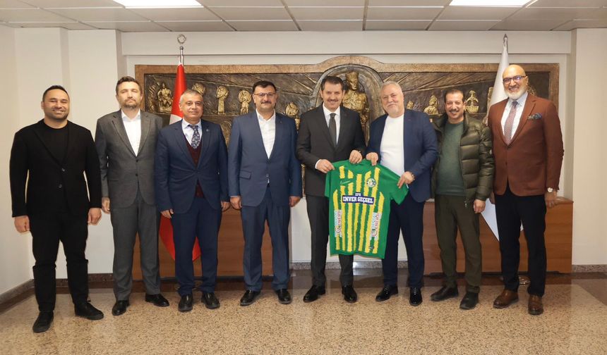 Şanlıurfaspor Yönetimi'nden Salih Ayhan'a ziyaret