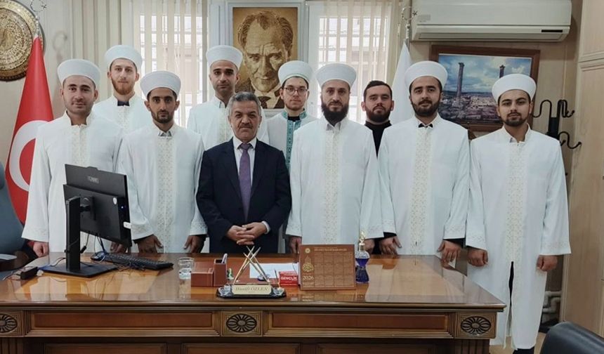 Birecik'e atanan din görevlilerine cübbe sarıkları giydirildi