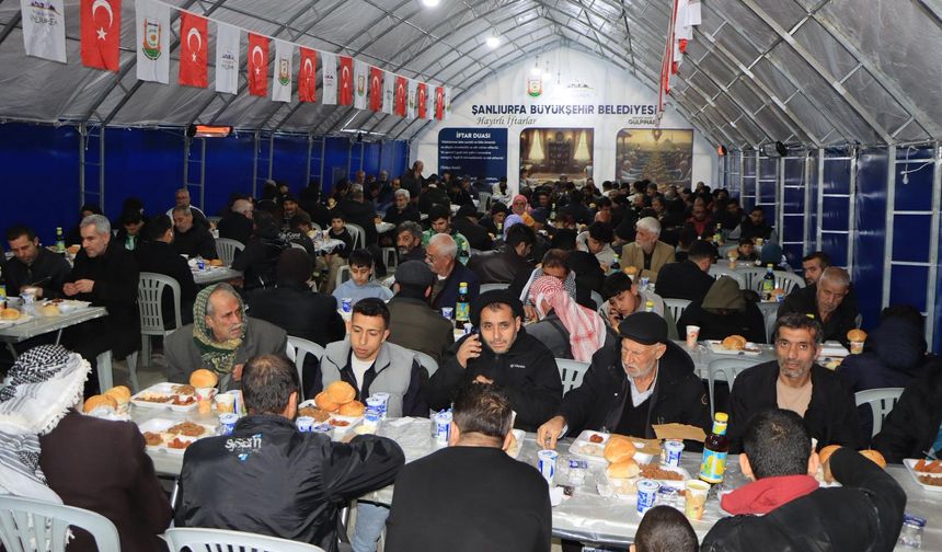 Büyükşehir’in iftar çadırında ilk oruçlar açıldı