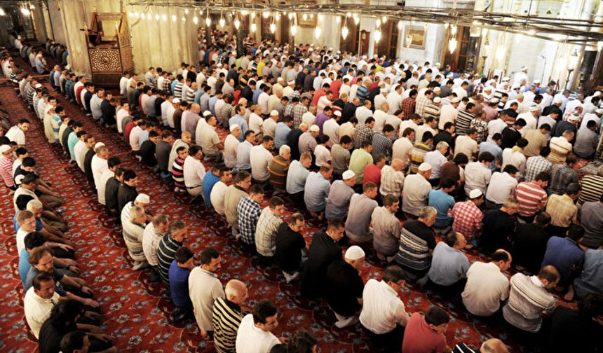 Cuma Hutbesinde Birlik ve Beraberlik Vurgusu!