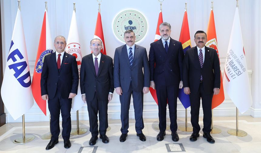 AK Partili vekillerden Bakan Çiftçi'ye hayırlı olsun ziyareti