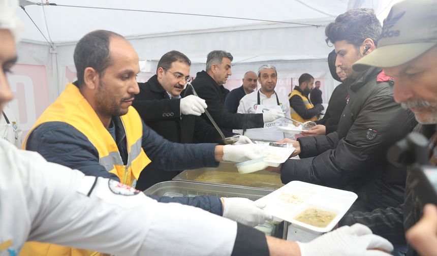 2 başkan Haliliye iftar sofrasında vatandaşlarla buluştu